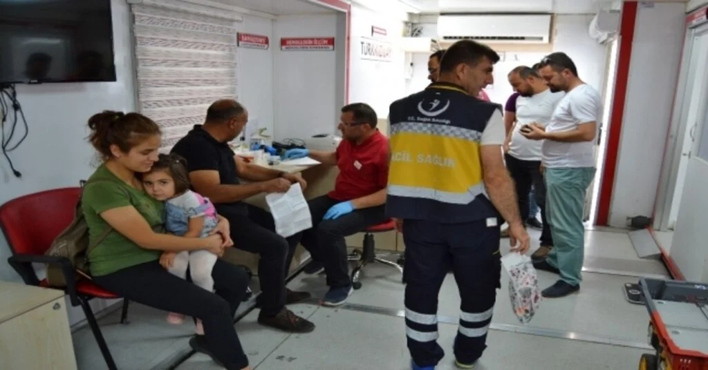 Sağlık Çalışanları Ve Vatandaşlardan Kan Ve Kök Hücre Bağışı
