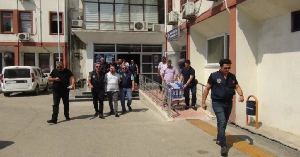 Sahte Alkol Olayıyla İlgili 5 Kişi Tutuklandı