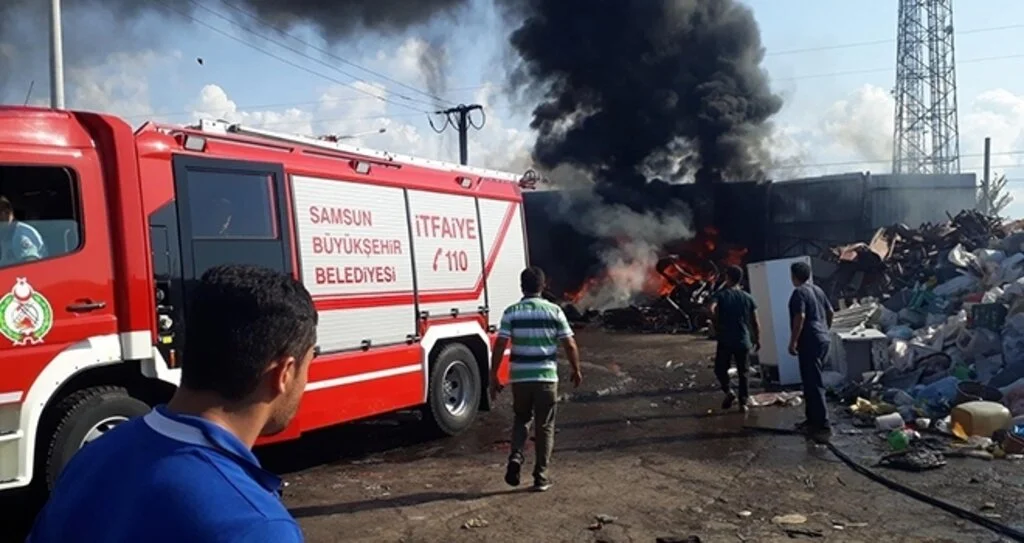Samsun'da iş yeri yangını korkuttu