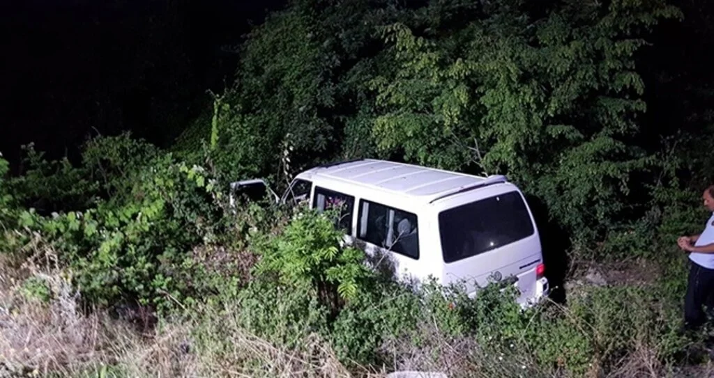 Samsun'da Minibüs şarampole uçtu: 1 yaralı