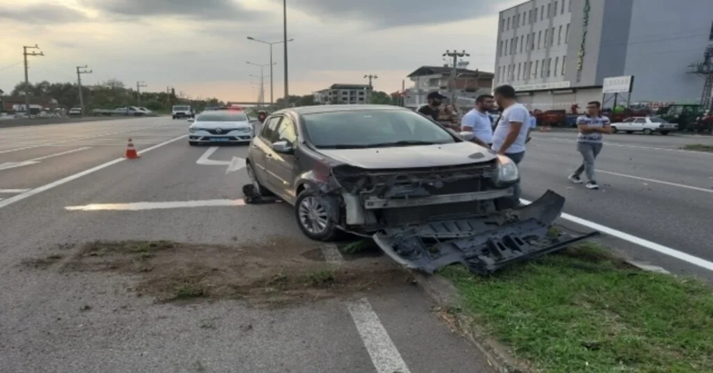 Samsunda Trafik Kazası: 2 Yaralı