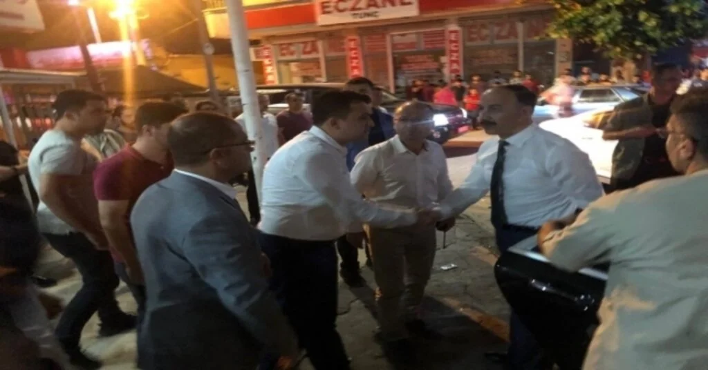 Şanlıurfa Valisi Suriyeden Atılan Roketle Yaralananları Ziyaret Etti