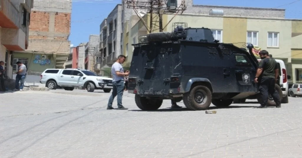 Şanlıurfada Silahlı Kavga, Baba İle 3 Oğlu Vuruldu