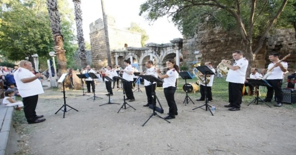 Şehirde Müzik Var