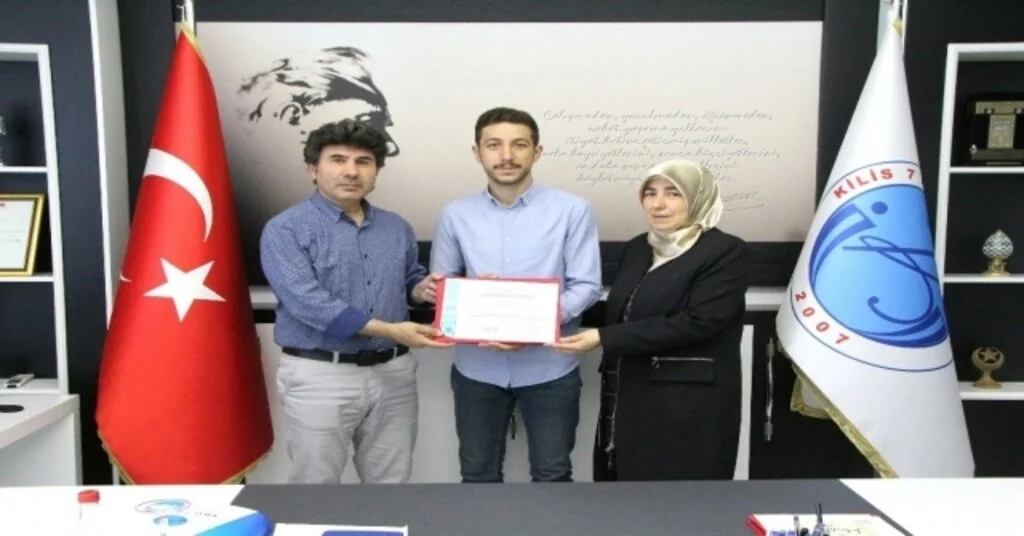 Şehit Oğlu Diplomasını Rektör Karacoşkundan Aldı