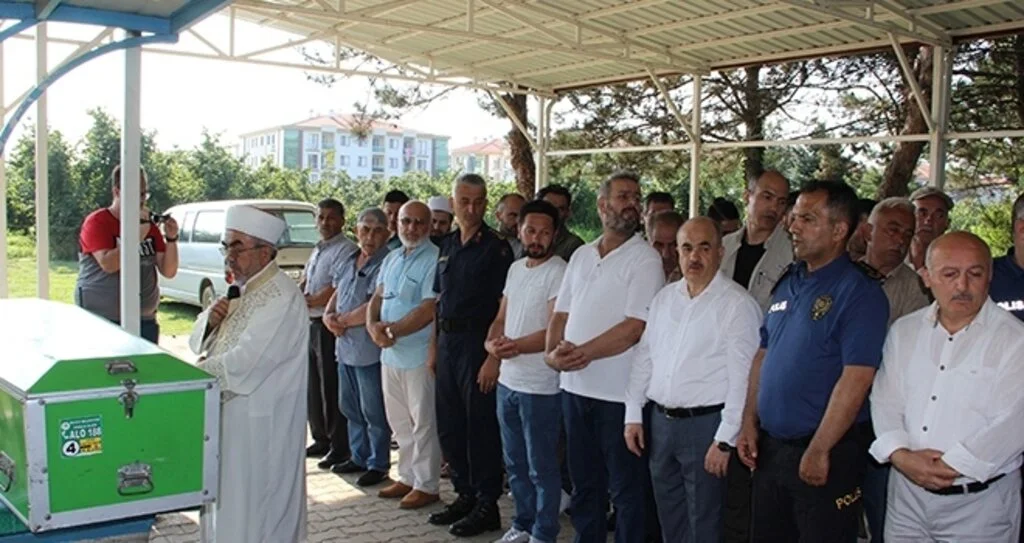 Selden 12 gün sonra bulunan minik Kağan toprağa verildi