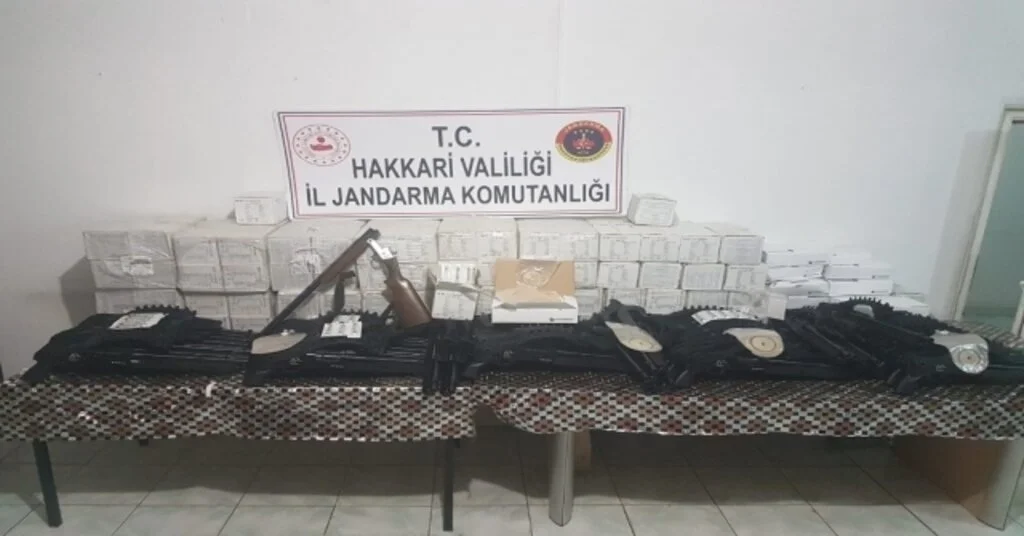 Şemdinlide Çok Sayıda Av Tüfeği Ve Tıbbi Malzeme Ele Geçirildi