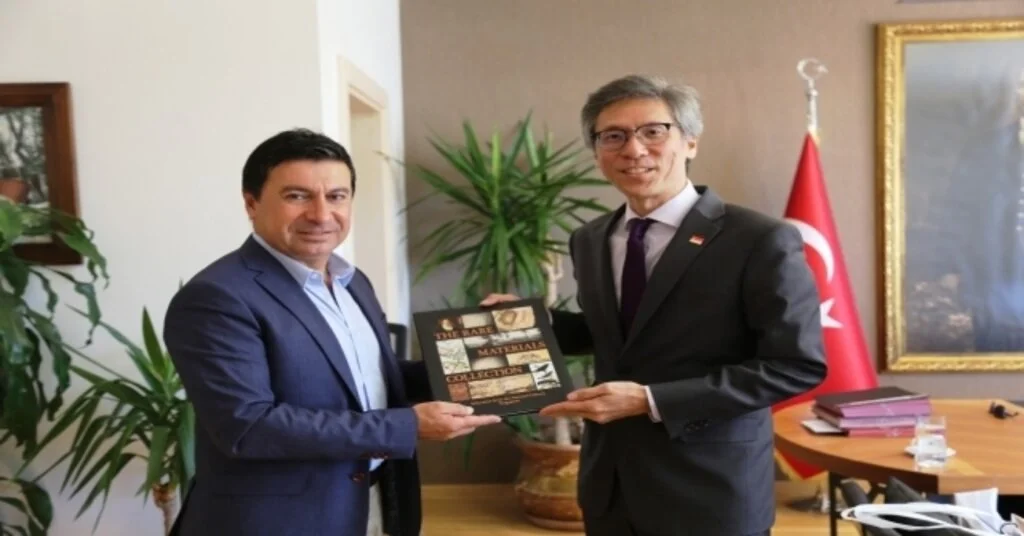 Singapur Büyükelçisinden Başkan Arasa Ziyaret