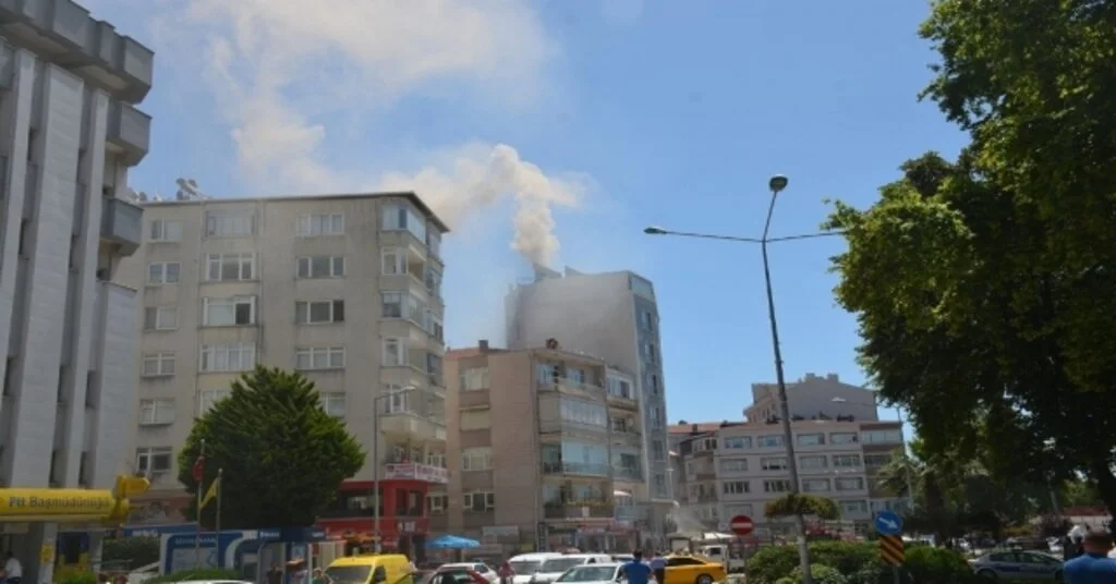 Sinopta Çatı Yangını