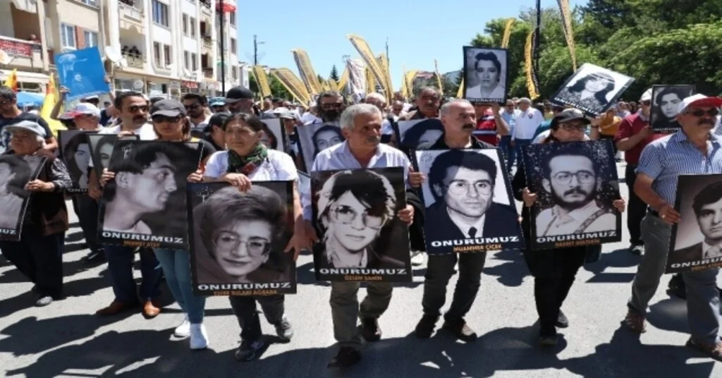 Sivasta Madımak Olaylarında Ölenler Anıldı