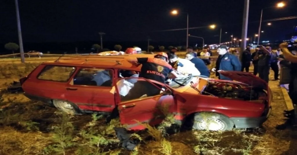 Sivasta Trafik Kazası: 1 Ölü, 3 Ağır Yaralı