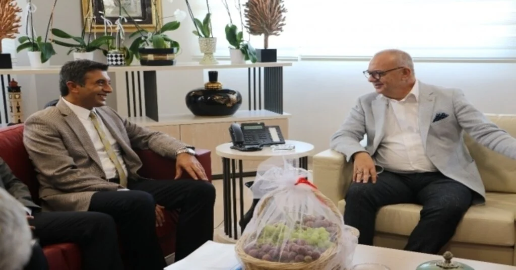Sultani Üzümün İlk Hasat Ürünü Başkan Ergüne