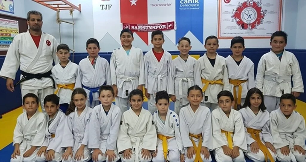 SÜPER MİNİKLER SIKI ÇALIŞIYOR