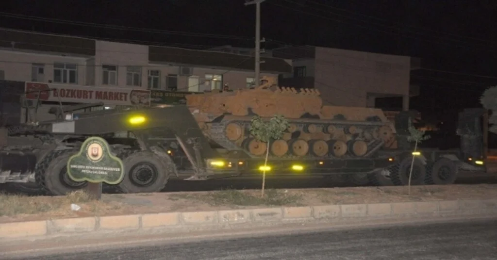 Suriye Sınırına Tank Ve Obüs Sevkıyatı