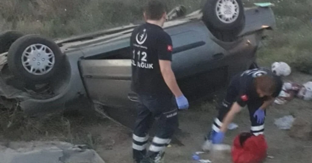 Takla Atan Otomobil Şarampole Düştü Ve Ters Devrildi: 1İ Ağır 5 Yaralı