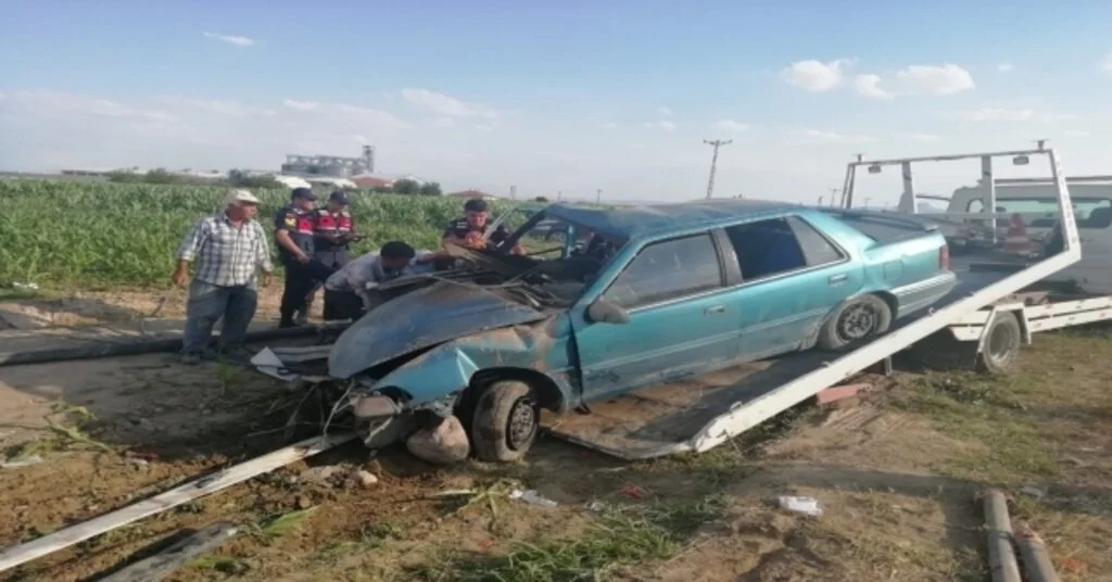 Takla Atan Otomobil Tarlaya Uçtu: 6 Yaralı