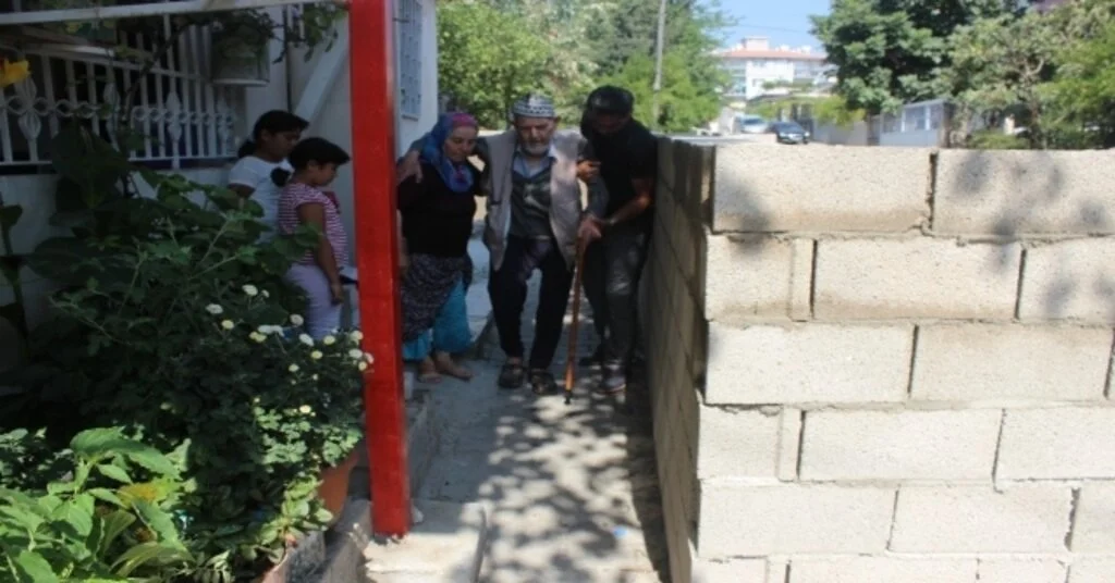 ‘Tapulu Malım Dedi, Sokağa Duvar Ördü