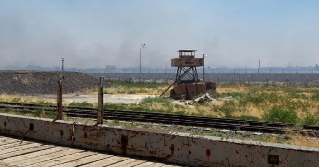 Teröristler Sınır Hattındaki Mayınlı Bölgeyi Ateşe Verdi