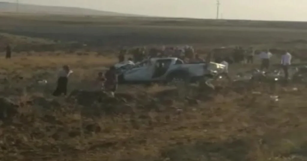 Tiner Yüklü Pikap Şarampole Yuvarlandı, Faciadan Dönüldü