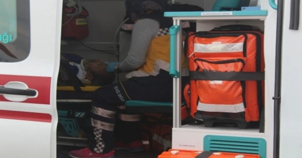 Tırın Altına Giren Motosiklet Metrelerce Sürüklendi: 1 Yaralı