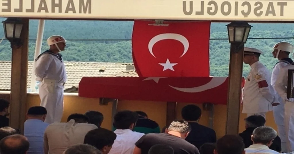 Trafik Kazasında Hayatını Kaybeden Uzman Çavuş Gözyaşları İçinde Toprağa Verildi