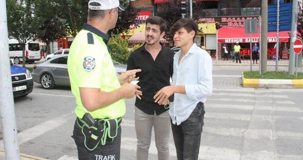 Trafikte "Öncelik Hayatın, Öncelik Yayanın" uygulaması 