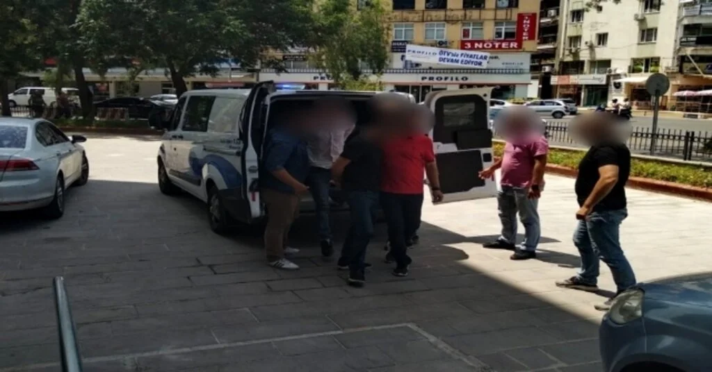 Tüm Türkiyede Aranıyordu, Kuşadasında Yakalandı