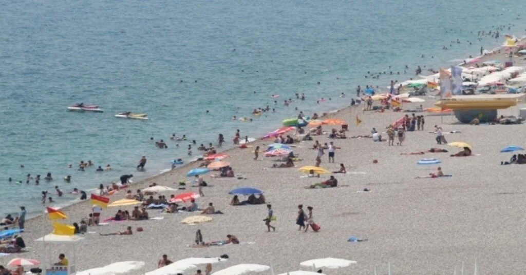Turizmin Başkentinde Sıcak Hava, Yüzde 72 Nemle Birleşti