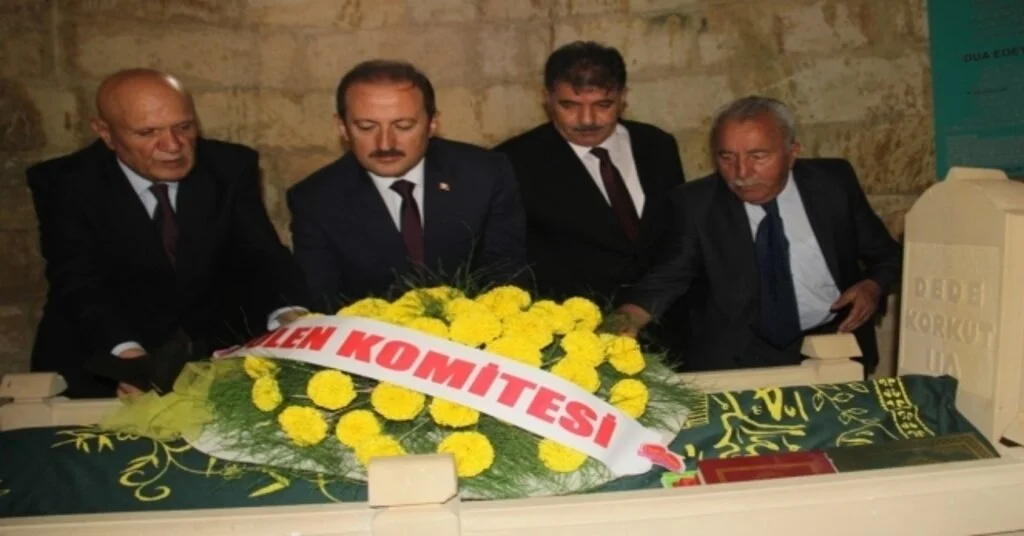 Uluslararası Şölenler Dede Korkut Türbesi Ziyaretiyle Başladı