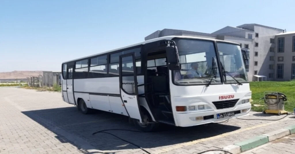 Üniversiteye Otobüs Hibe Edildi