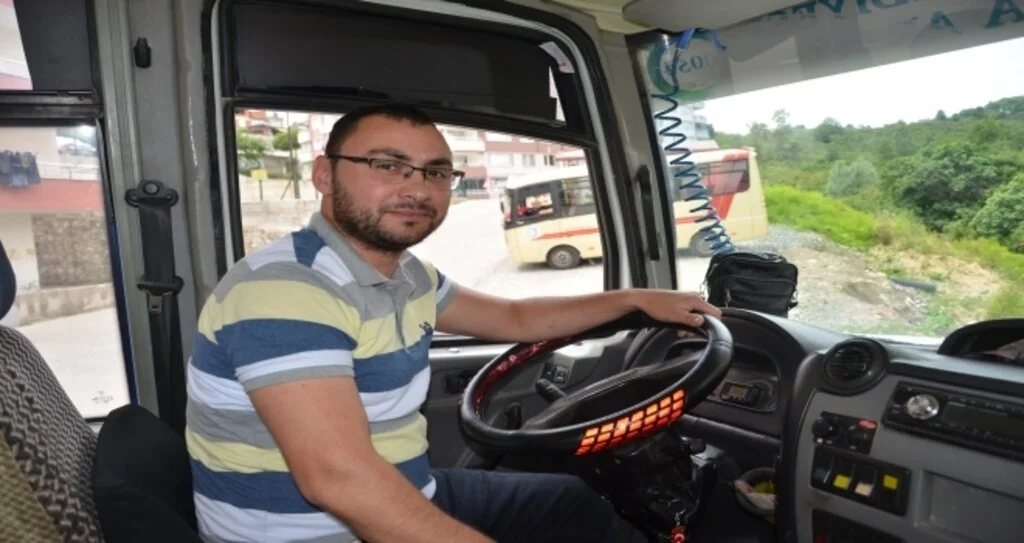 Ünye'deki Dolmuşta Hırsızlık Girişimi Kameraya Yansıdı