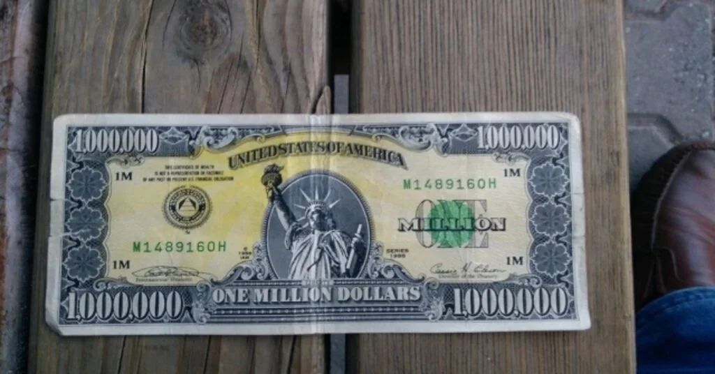 Uşakta ‘Amerikan Rüyasının Sembolü 1 Milyon Dolarlık Banknot Ele Geçirildi