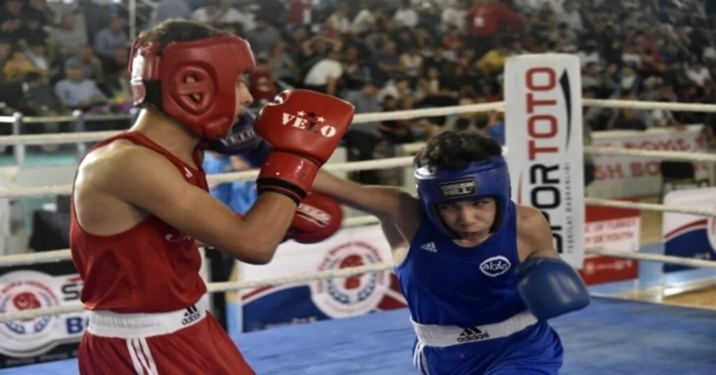Üst Minikler Türkiye Ferdi Boks Şampiyonası Gümüşhanede Başladı