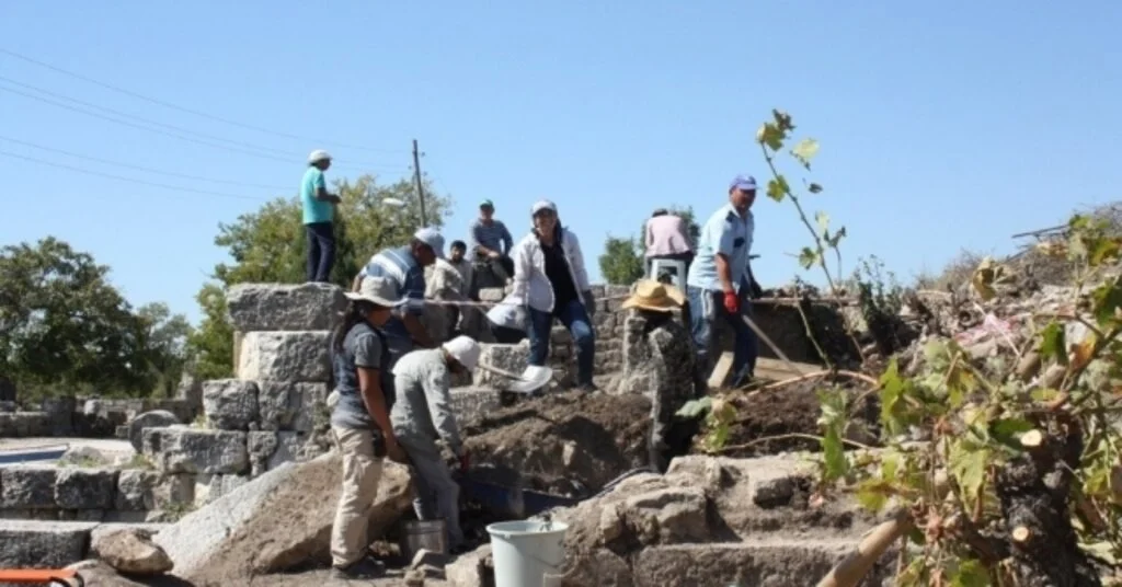 Uzuncaburç Kazıları Mersin Üniversitesi Tarafından Yürütülecek