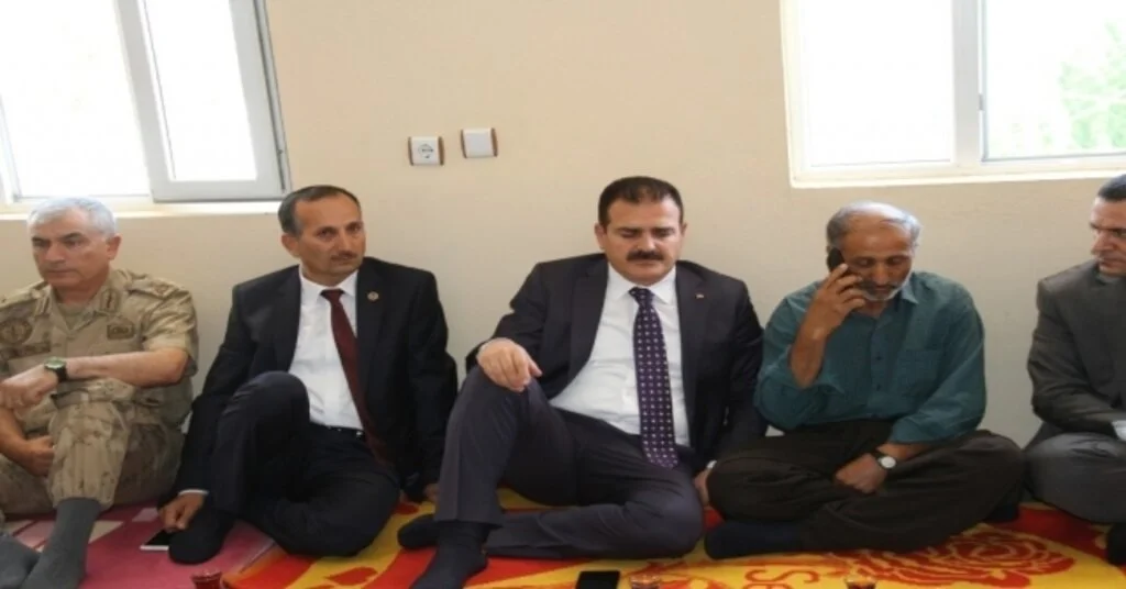 Vali Akbıyıktan Patlamada Hayatını Kaybeden Çelikin Ailesine Taziye Ziyareti