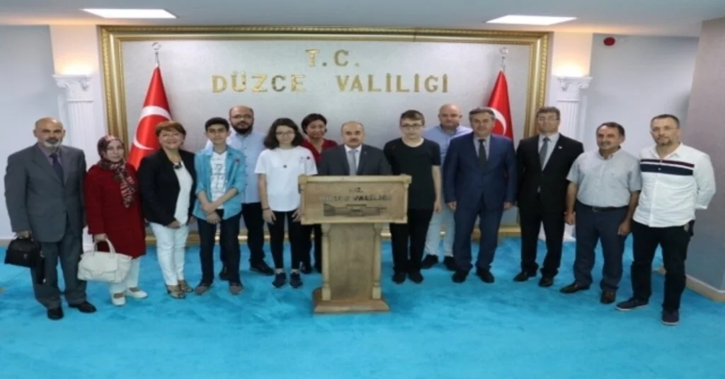 Vali Lys Şampiyonlarını Ödüllendirdi