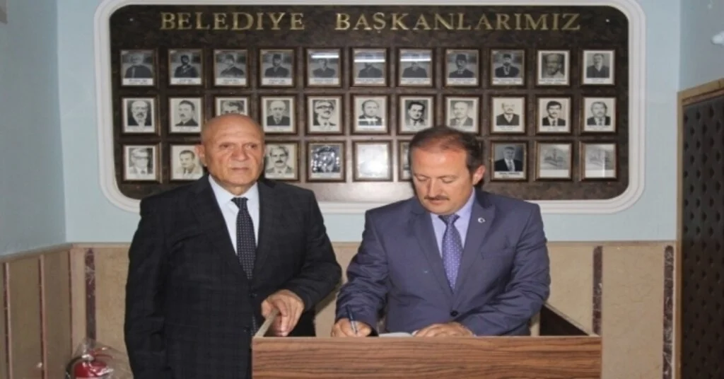 Vali Pehlivandan Başkan Pekmezciye Veda Ziyareti