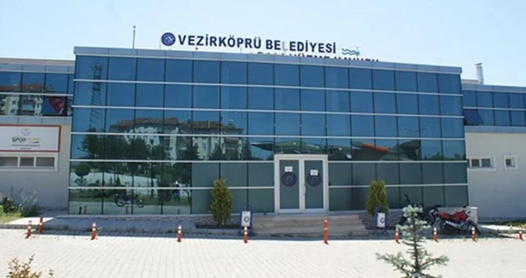 Vezirköprülü çocuklar havuzun açılmasını istiyor
