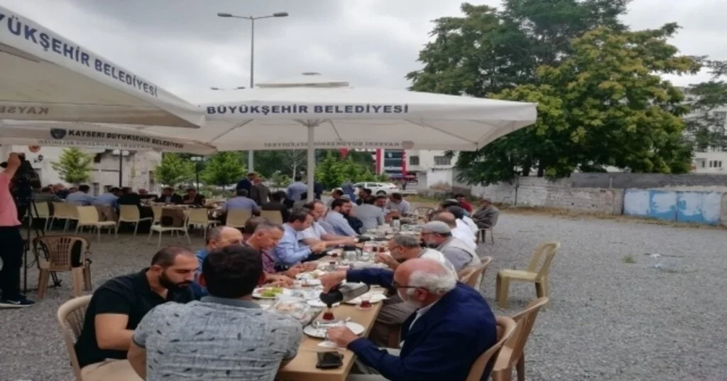 Yaşar Karayel: “Şahsi Menfaatleri Peşinde Olanlar Şehirlerine Sahip Çıkamazlar”