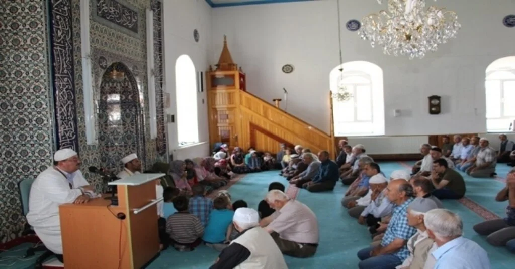 Yaz Kuran Kursu Öğrencilerinden İlahi Ve Kuran- Kerim Tilaveti