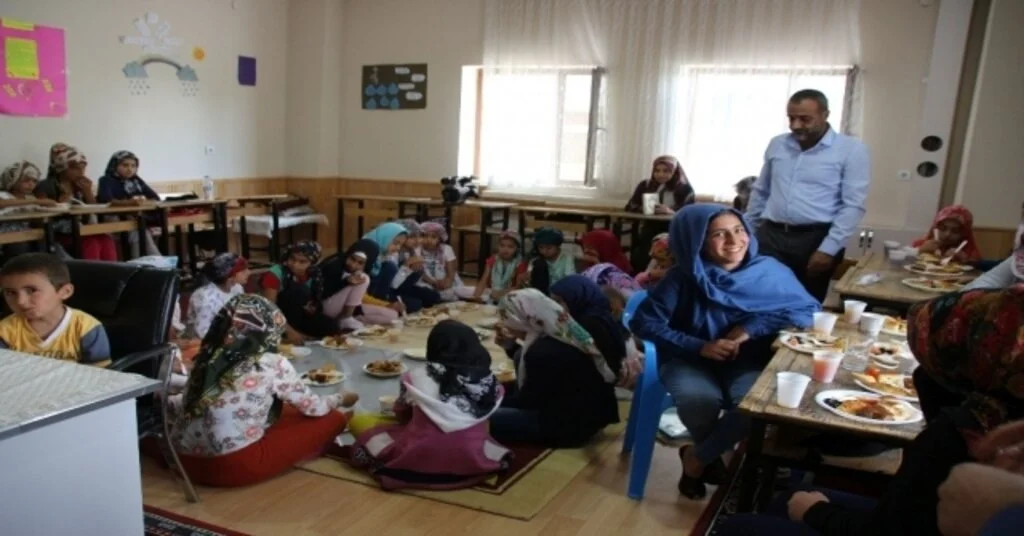 Yaz Kuran Kursuna Devam Eden Öğrencilere Kahvaltı