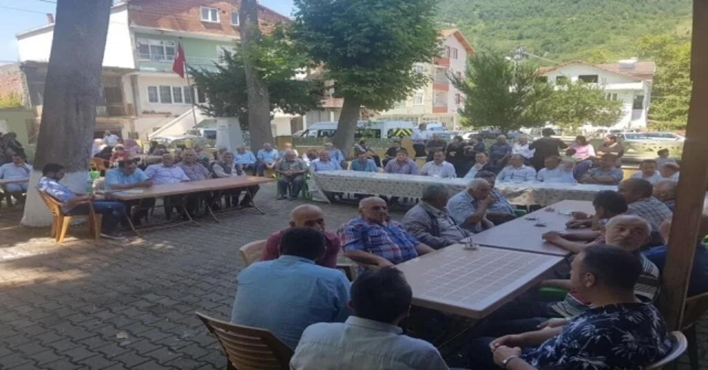 Yeşiloba Köyünde 29 Yıl Sonra Pazar Açılışı