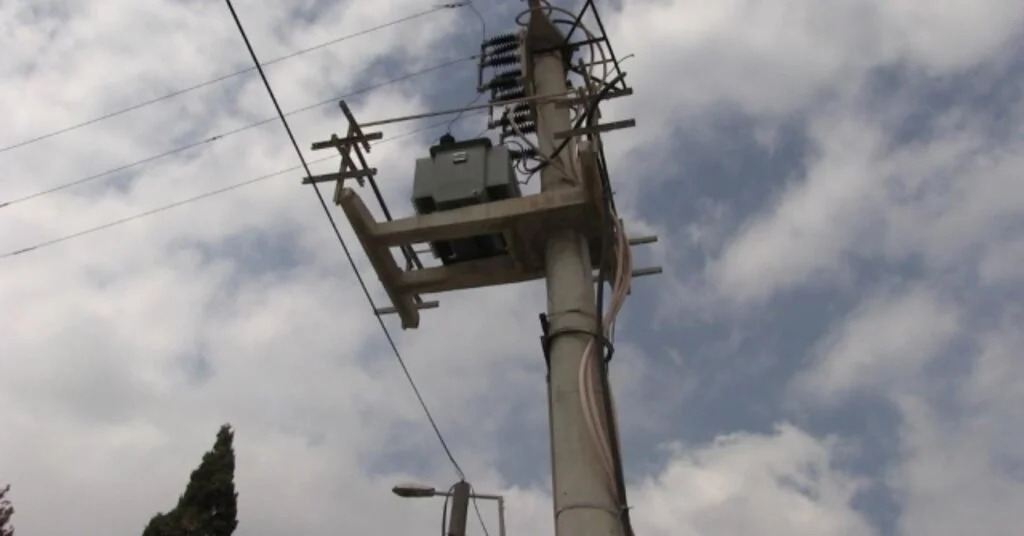 Yıllardır Bitmeyen Elektrik Kesintilerine İsyan Ettiler