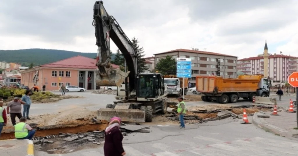 Yozgat Dört Yol Kavşağında Asfalt Çalışması Başladı