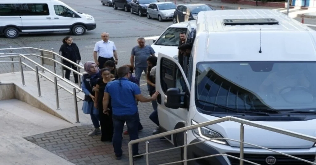 Zonguldakta Terör Örgütü Operasyonu: 5 Kişi Adliyeye Çıkartıldı