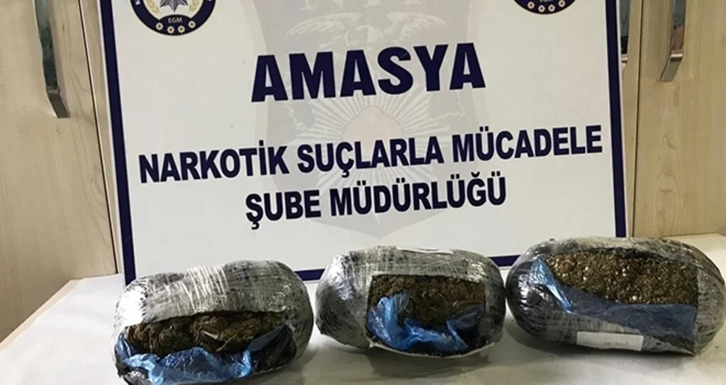 1 kilo 320 gram uyuşturucu ile yakalanan şüpheli tutuklandı