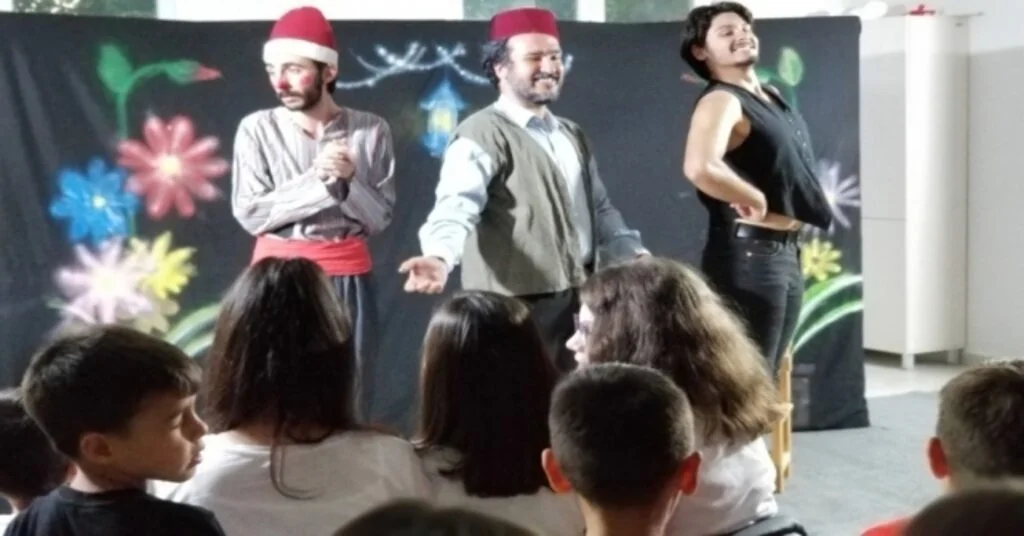 2 Eylül Gençlik Merkezinde Orta Oyunu Gösterisi