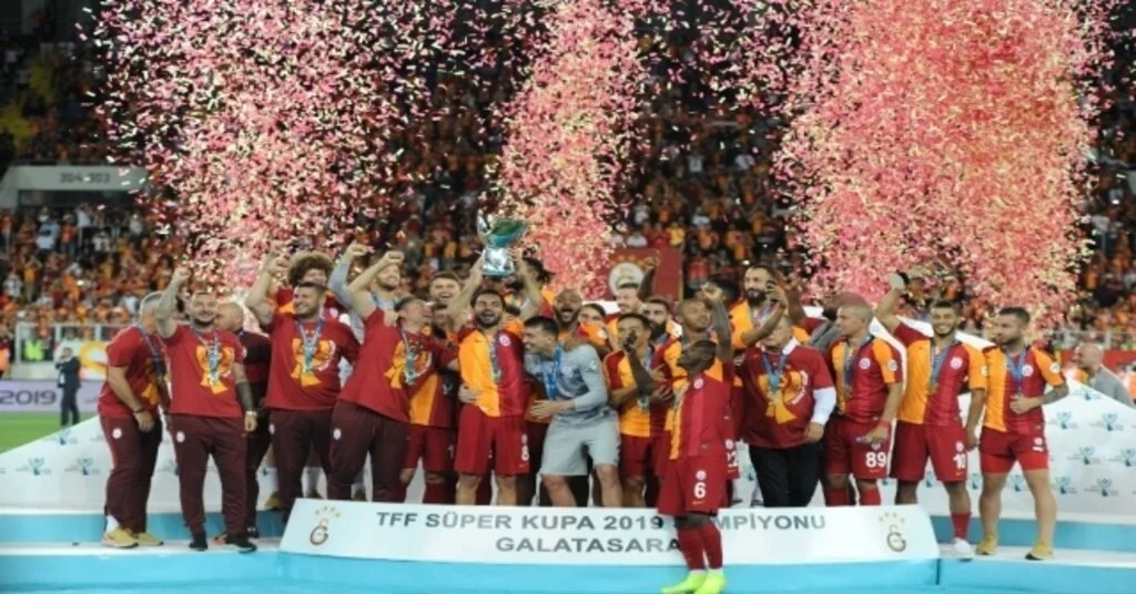 2019 Tff Süper Kupanın Şampiyonu Galatasaray Kupayı Kaldırdı