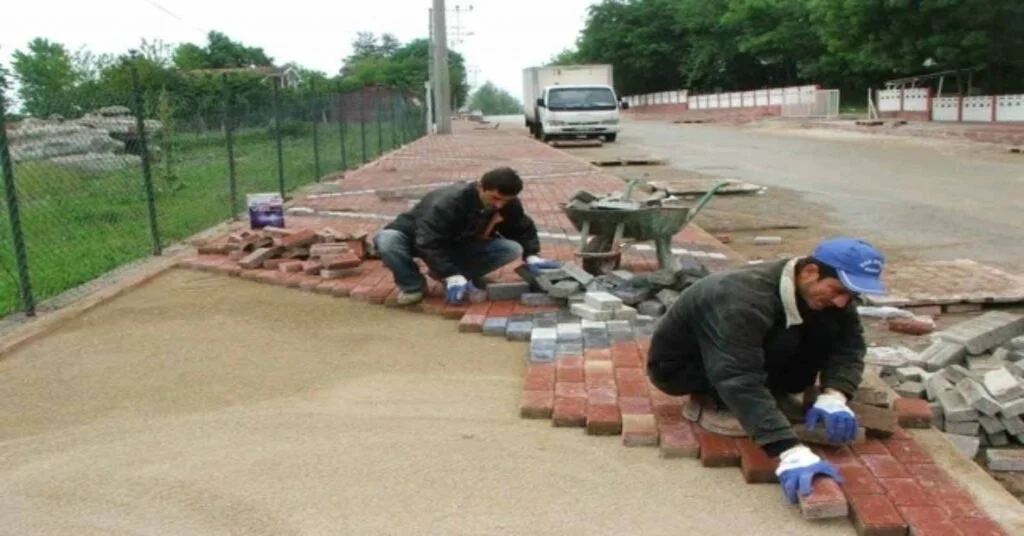 4 İlçeye 24 Bin Metrekare Parke Yol