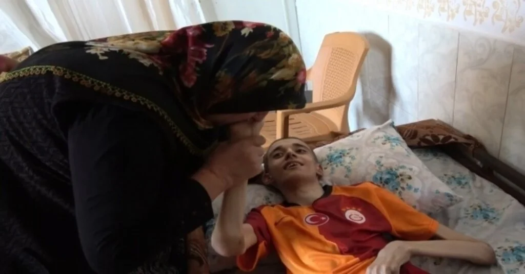 42 Yıldır Yaşamını 4 Engelli Çocuğuna Adayan Anne